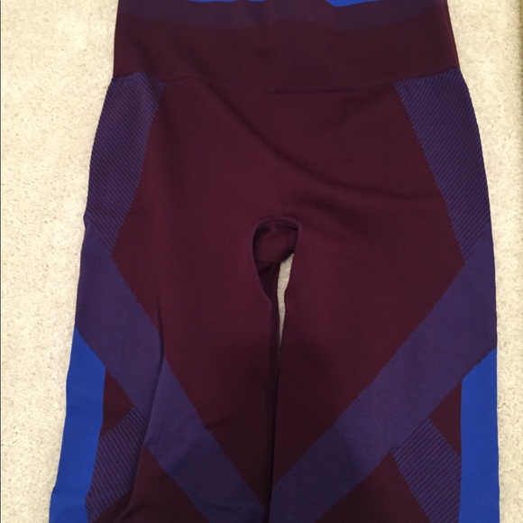 Victoria Sports-Maroon & Blue Leggings Size M - Picture 4 of 9